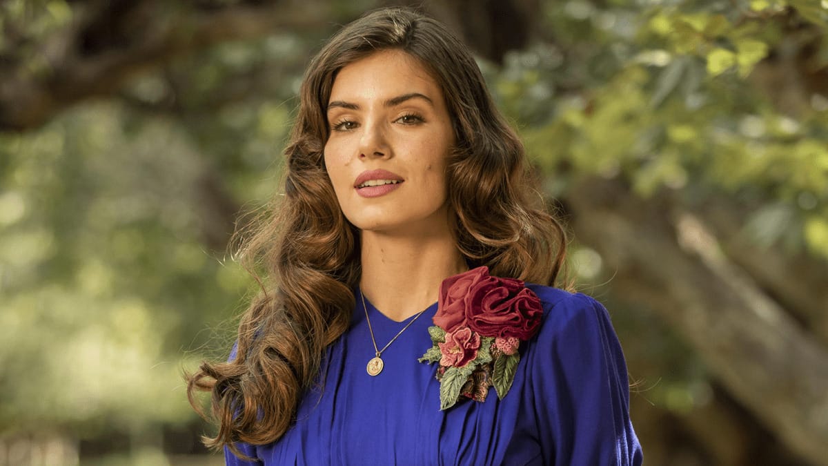 Camila Queiroz comenta sobre mocinha de “Amor Perfeito” e relação com maternidade: “Amor inexplicável”