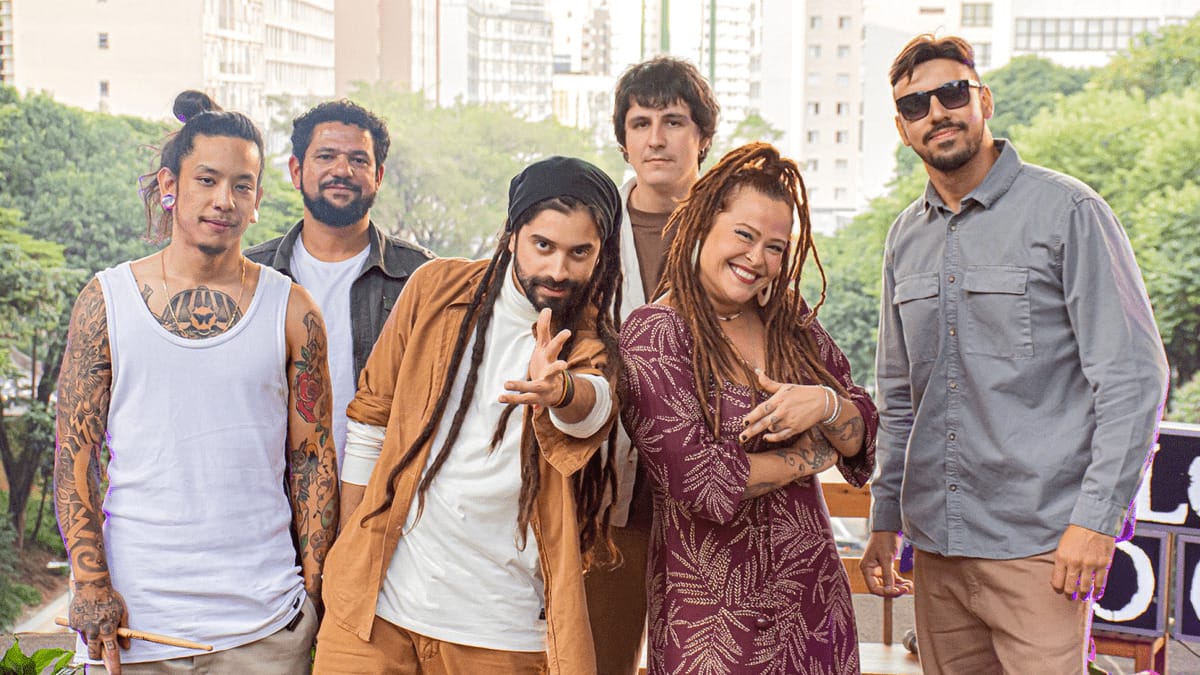 Bloco do Caos exalta as mulheres do reggae e lança DVD Acústico repleto de participações