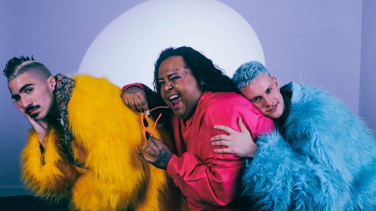 DUPLA 02 e Jup do Bairro lançam “FAMOZIN”