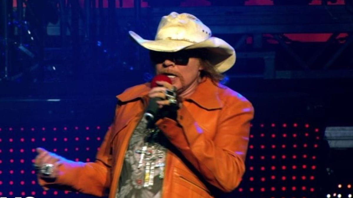 Axl Rose, vocalista do Guns N’ Roses, é acusado de agressão sexual
