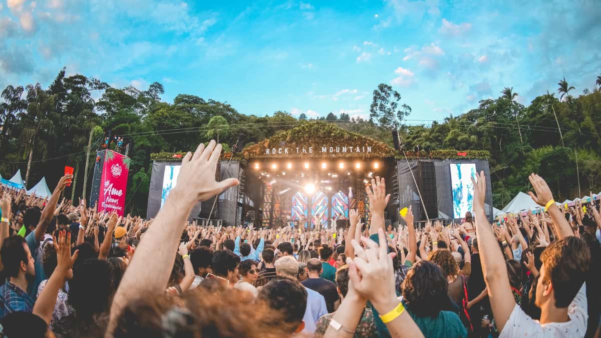 Redley apresenta Casa do Rock e loja oficial no Rock the Mountain
