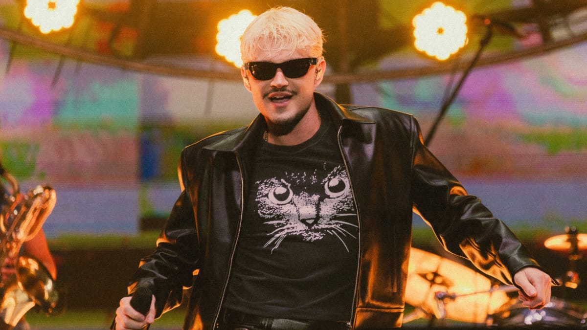 Jão entrega espetáculo grandioso feito pros fãs no Lollapalooza Brasil e termina em chamas no palco