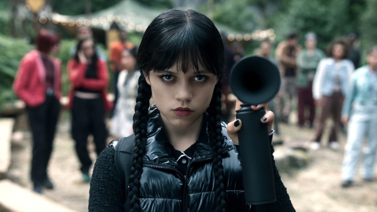 “Wandinha” enfrenta perigos no novo trailer eletrizante da 2ª temporada
