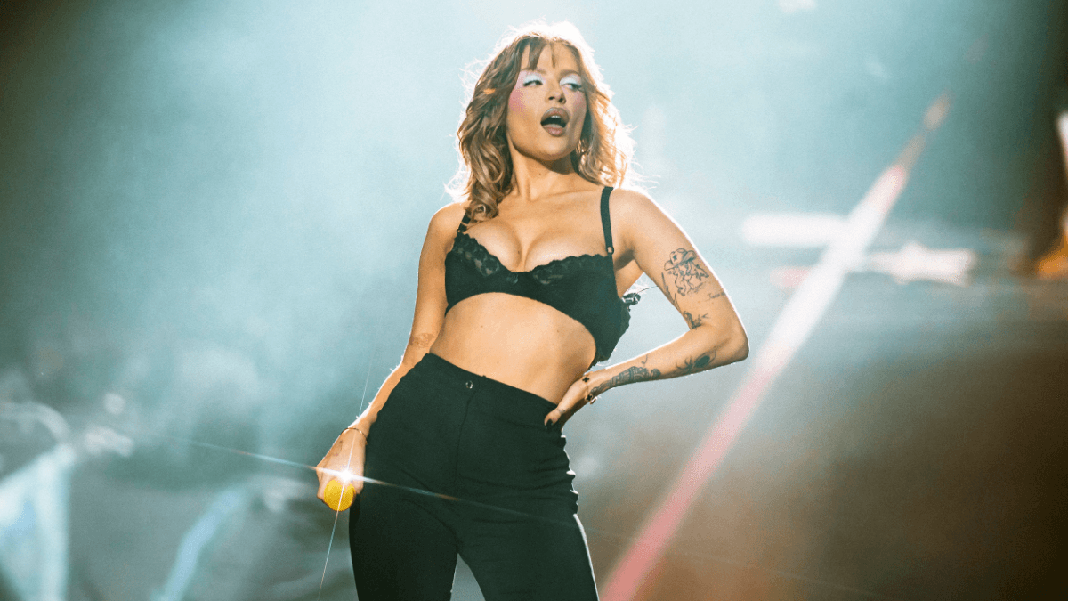 Luísa Sonza se apresenta na segunda edição do Latin American Fashion Awards