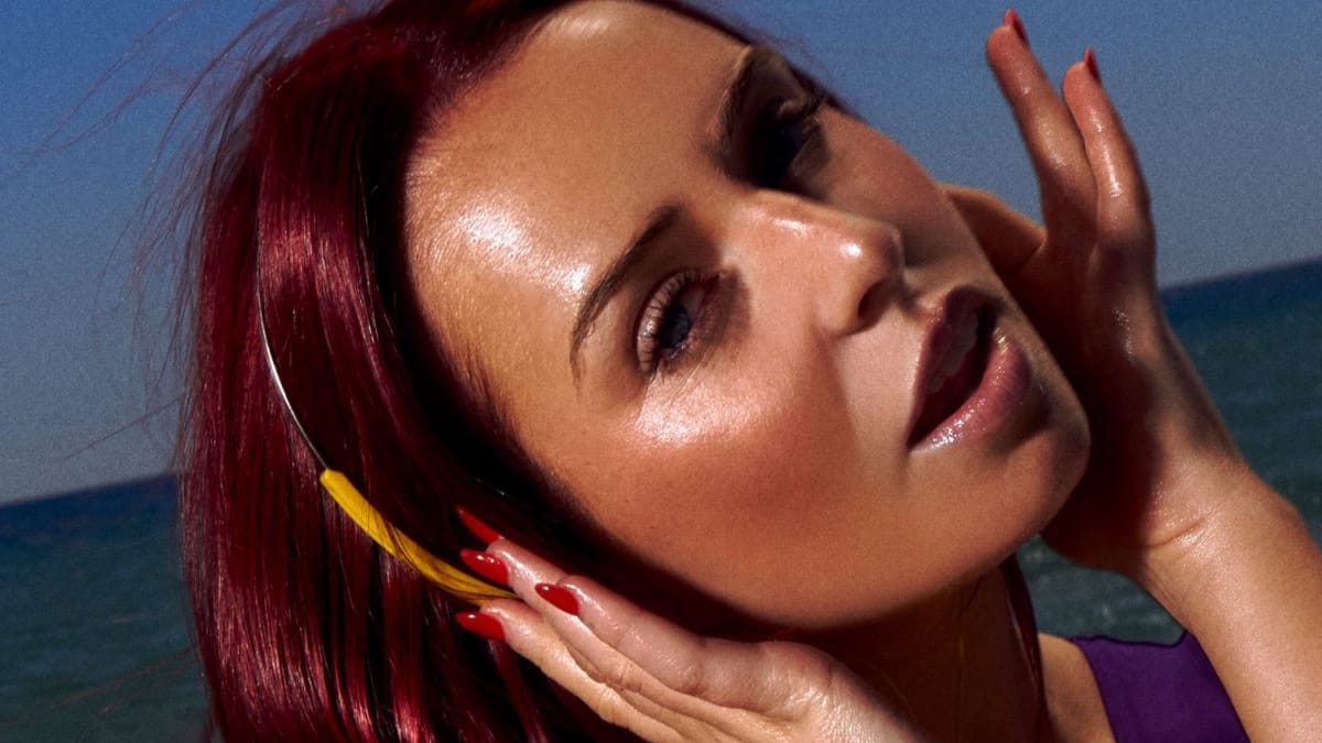 Rose Gray anuncia remix de “Wet & Wild” com Duda Beat