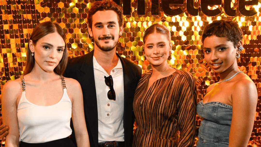 “Coração Acelerado”: elenco de nova novela das sete da Tv Globo leva o universo sertanejo ao Palco Thunder da CCXP25