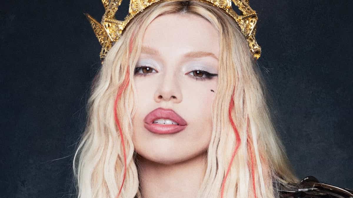 Ava Max lança “Kill It Queen” e inicia nova era após saída da gravadora