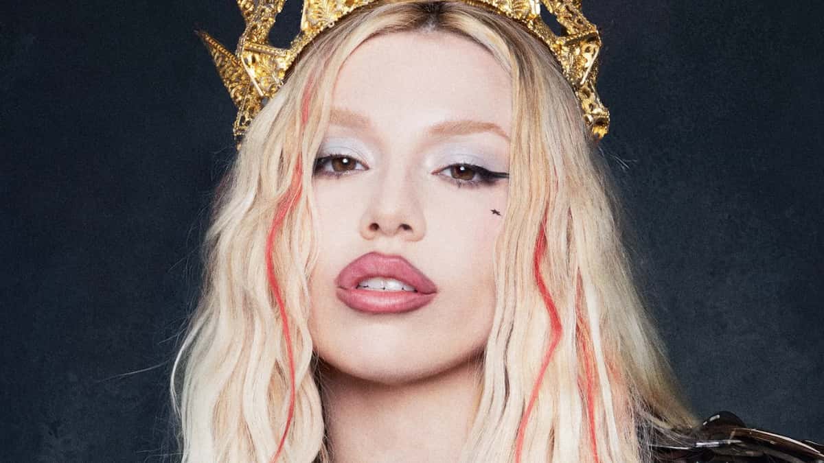 Ava Max lança “Kill It Queen” e inicia nova era após saída da gravadora