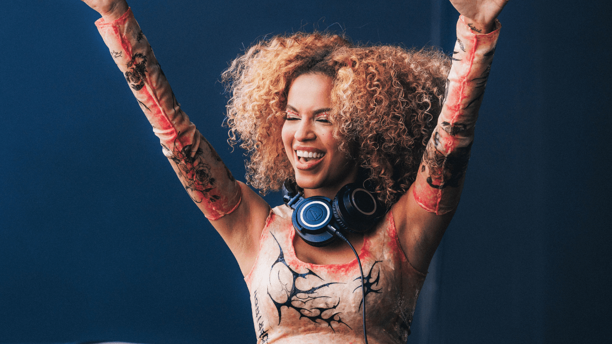 Bruna Strait estreia no Lollapalooza Brasil 2026 e conquista público com set potente