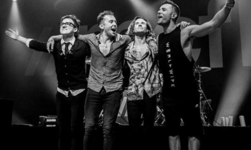 Mcfly Lança álbum Power To Play E Videoclipe Para O Single Honey Im Home Confira 2686