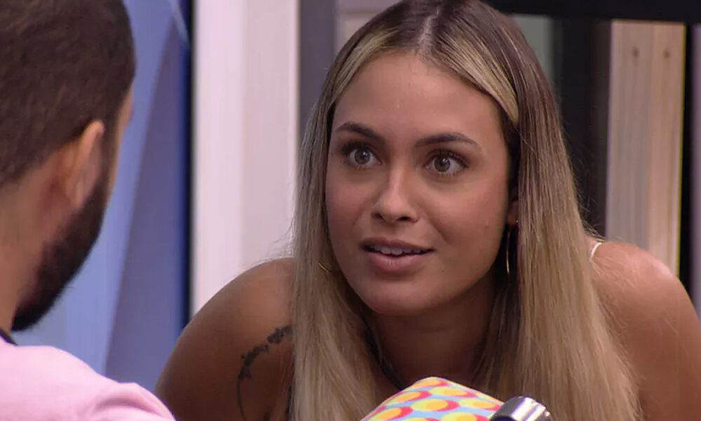 Bbb21 Sarah Debocha Da Pandemia Em Conversa Com Arthur E Internautas